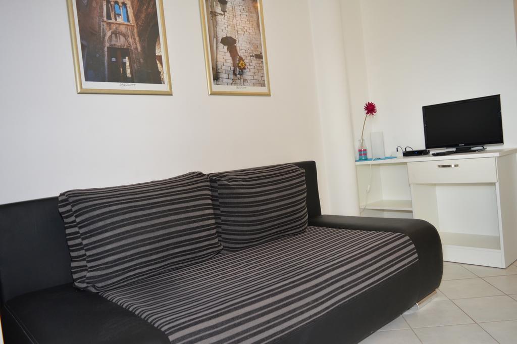 Permarinus Apartments Ποντστράνα Δωμάτιο φωτογραφία
