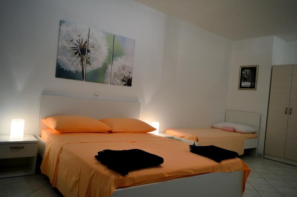 Permarinus Apartments Ποντστράνα Δωμάτιο φωτογραφία