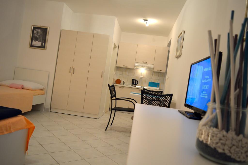 Permarinus Apartments Ποντστράνα Δωμάτιο φωτογραφία